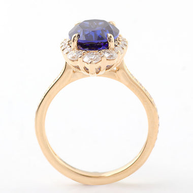 Oval Cut Blue Sapphire Halo Pavé Yellow Gold Ring